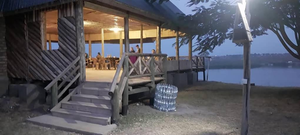 Tembo Safari Lodge Katunguru 外观 照片